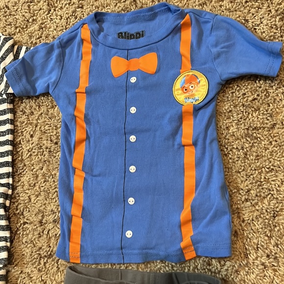 BNWOT & lightly worn Blippi & Shark PJ set bundle for toddler boy in 3T/4T!! - Picture 4 of 6